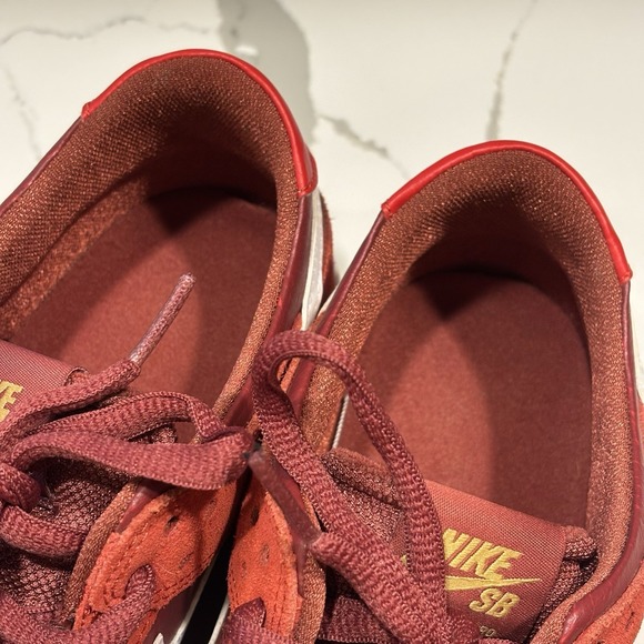 Nike Sb Zoom Dunk Low Pro Size 10 Track Red/Cedar/White 2016-2017 EUC 854866-616 main image 6